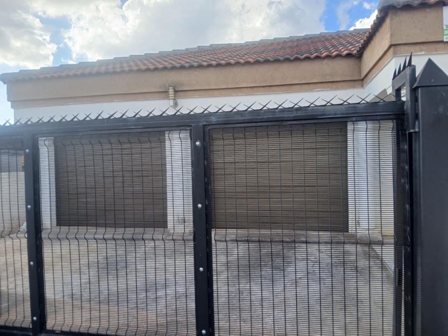 3 Bedroom Property for Sale in Mabopane Unit M North West